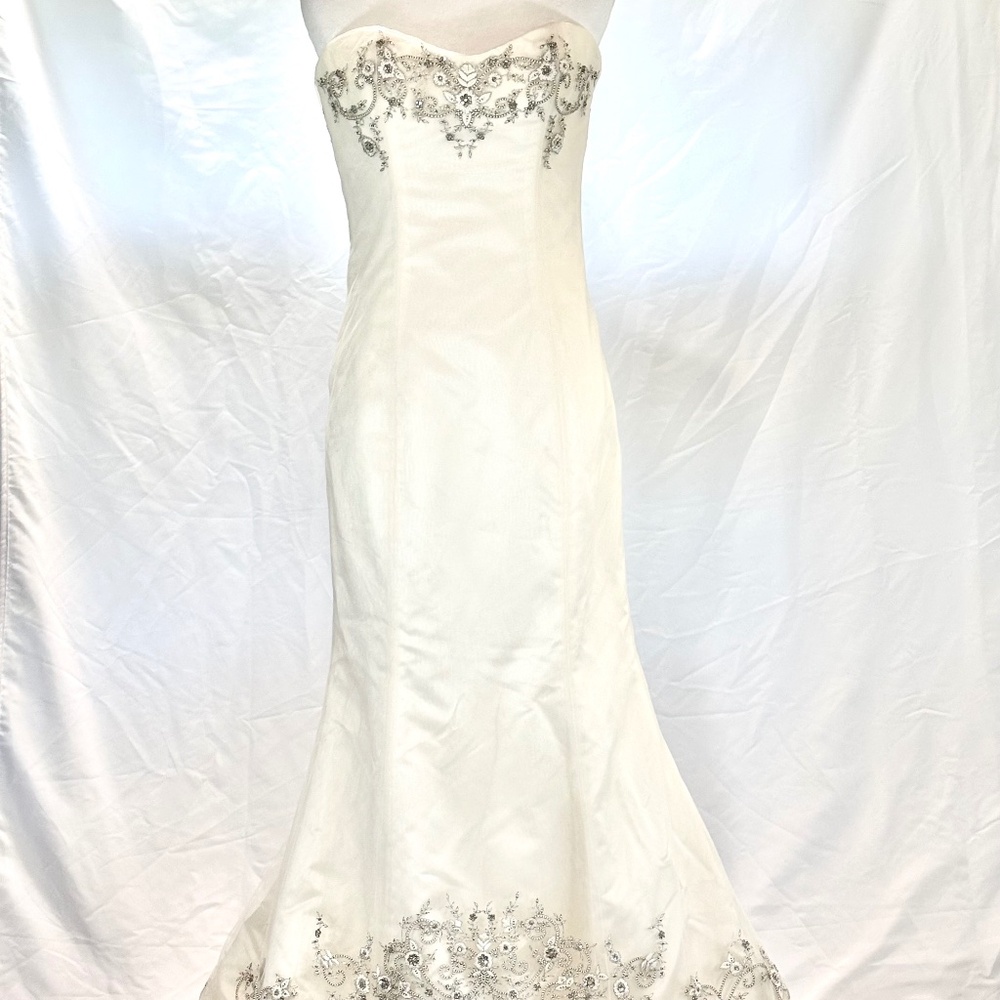 Reem Acra Ivory Silk Strapless Gown with Embroidered Tulle Overlay – Altered to